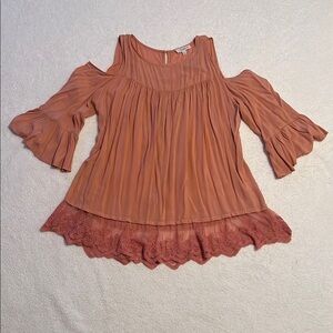 Umgee Women's Cold Shoulder Blouse Coral color size 2XL ,lace hem